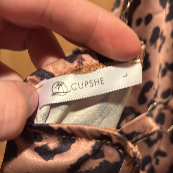*SOLD*Cupshe Leopard dress NWOT - Picture 9 of 11